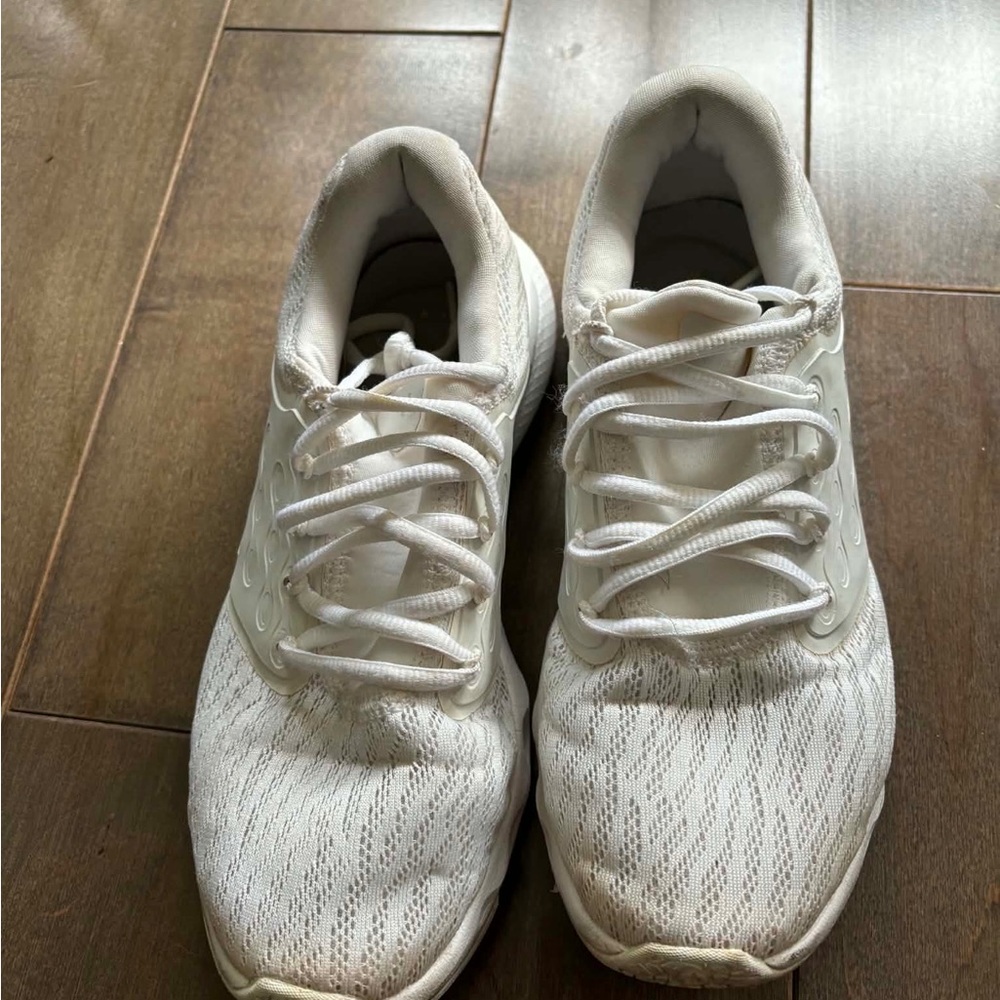 Under armour women’s sneaker
